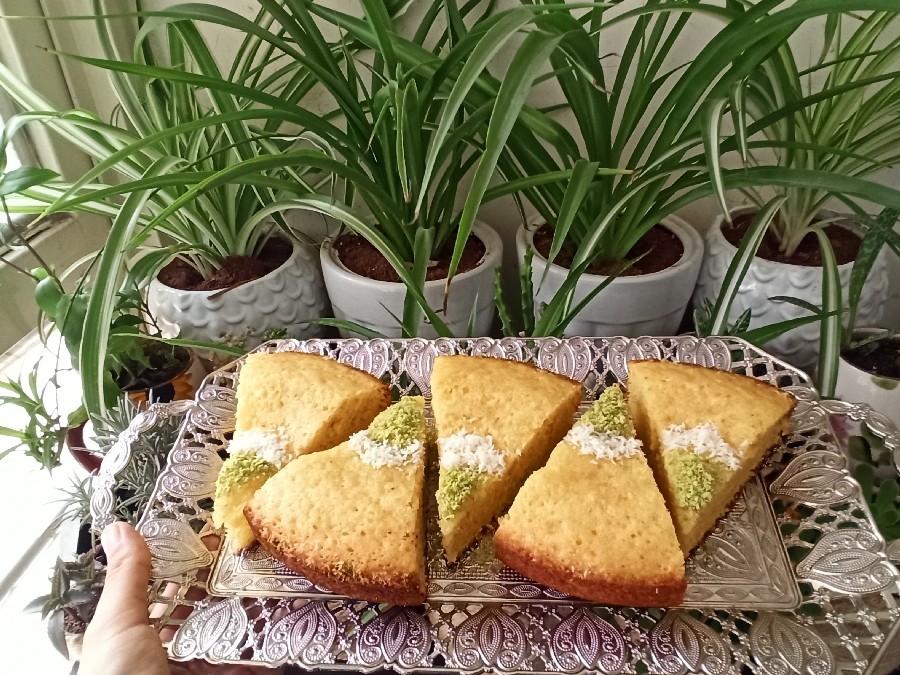 کیک هل و گلاب زعفرانی