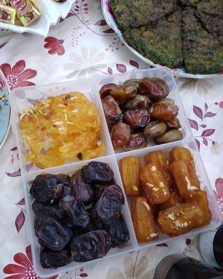 عکس افطار روز دوم ماه مبارک رمضان