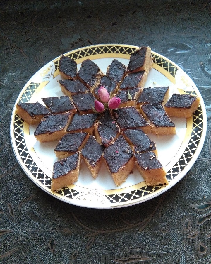 عکس حلوا(برشتوک)نخودچی برای افطار