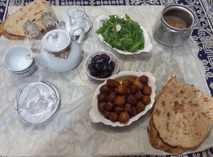 عکس اینم از افطاری من و مامانم ?