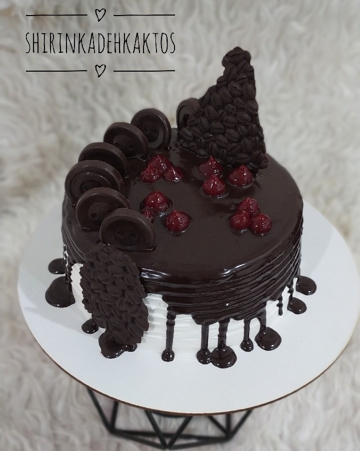 عکس کیک شکلاتی 
کیک ویترینی 