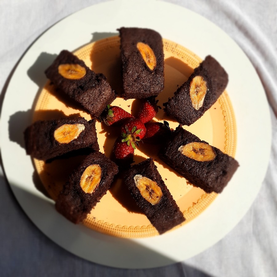 عکس کیک موز و شکلات