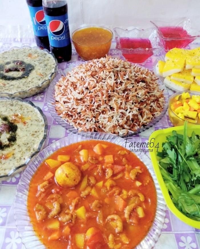عکس سفرهٔ افطاری شب چهاردهم ماه مبارک رمضان 