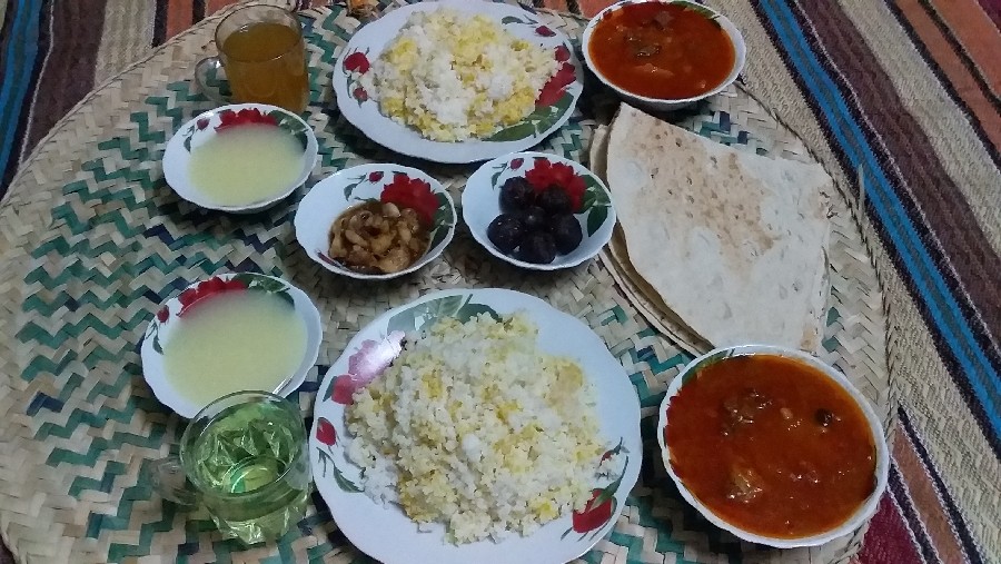 عکس افطار روز ۱۵ ماه رمضان مبارک میلادکریم اهل بیت امام حسن ع برهمه مبارک باد.???