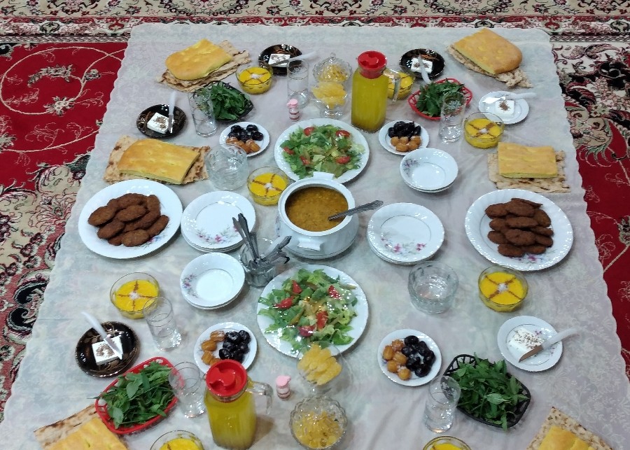 عکس سفره افطار...