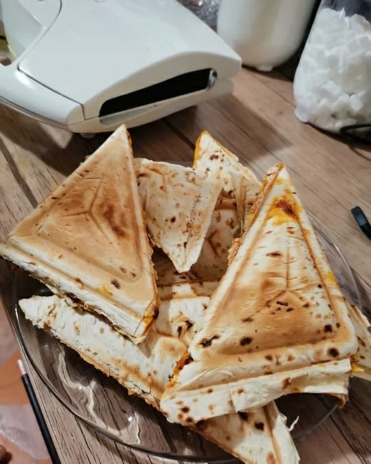 سمبوسه پیتزایی با نان لواش در اسنک ساز