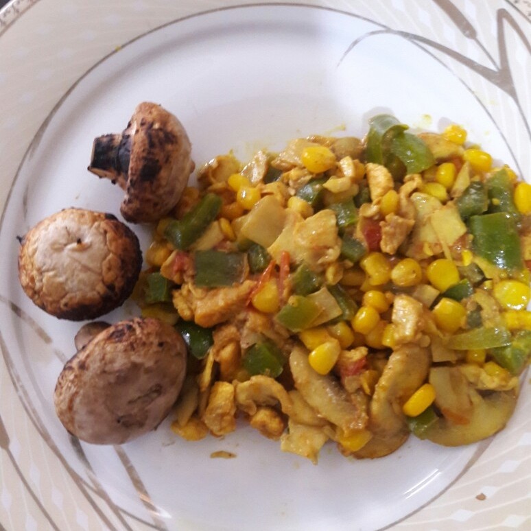 Vegetable feed with grilled mushrooms
