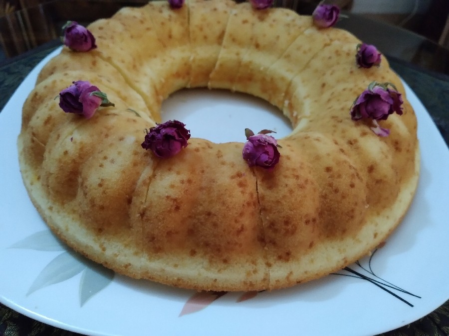 کیک هل و گلاب با دستور پاپیون