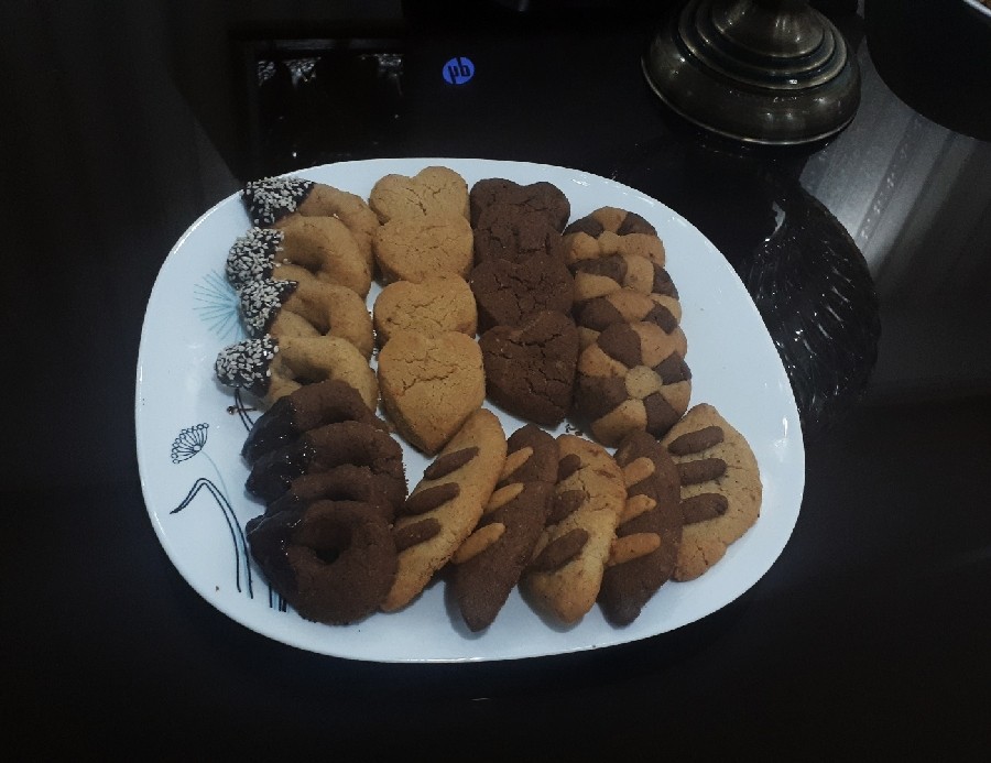 عکس شیرینی های خوشمزه ساده و کاکائویی با دستور پخت شیرینی اشکی