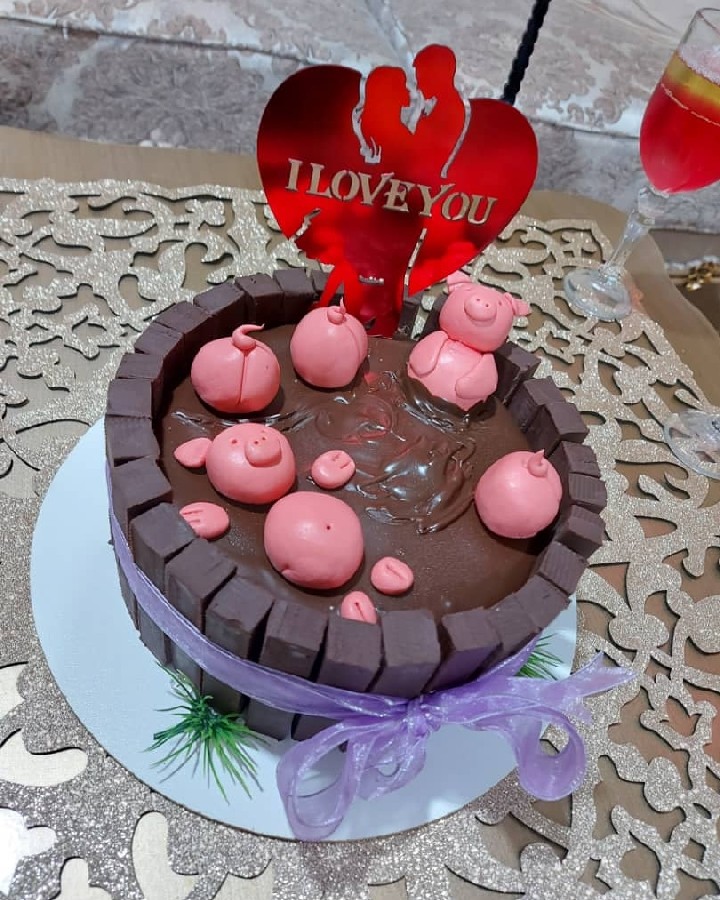 کیک تولد شوهرم خیلی زحمت کشیدم امیدوارم خوشتون بیاد.جاتون سبز?☘