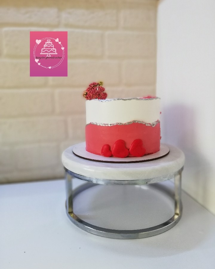 عکس کیک سفارشی لطفا ورق بزنید و همه رو ببینید