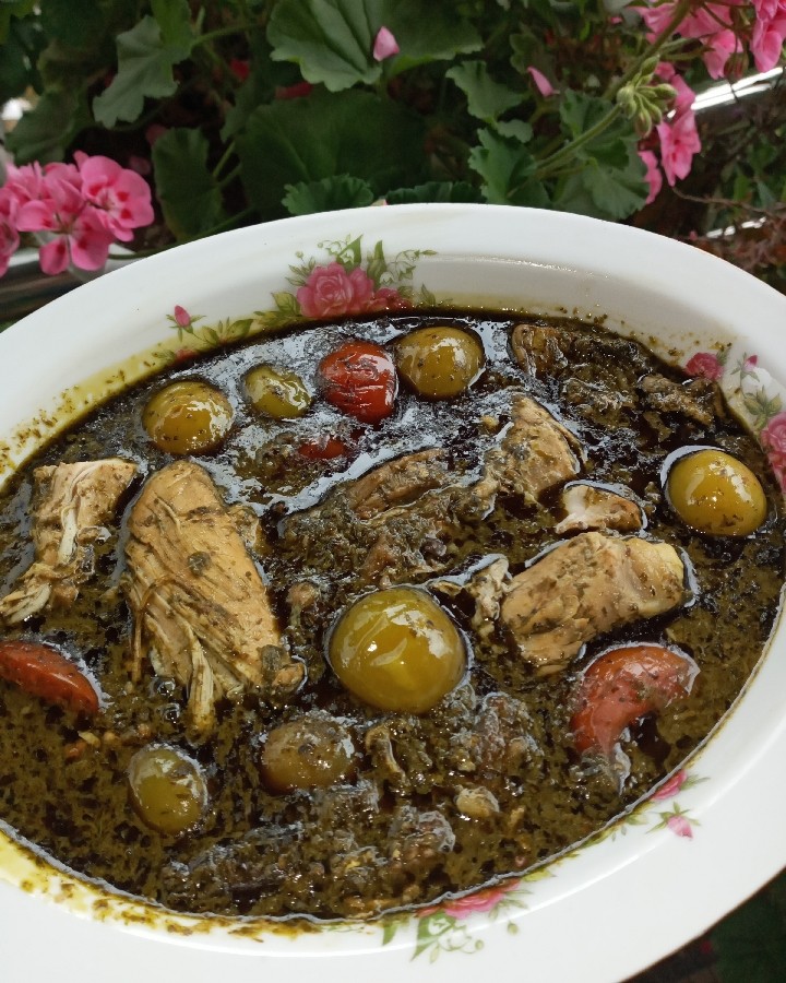 عکس خورشت آلوچه یا هلی چو گیلان خورشت مورد علاقه شمالیهای عزیز