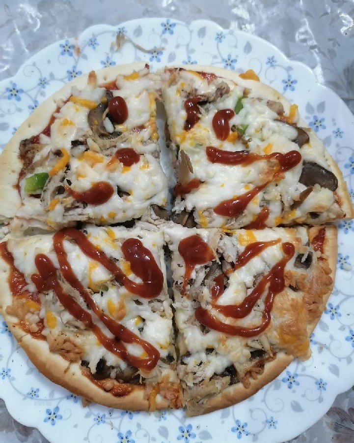 عکس پیتزا مرغ و قارچ