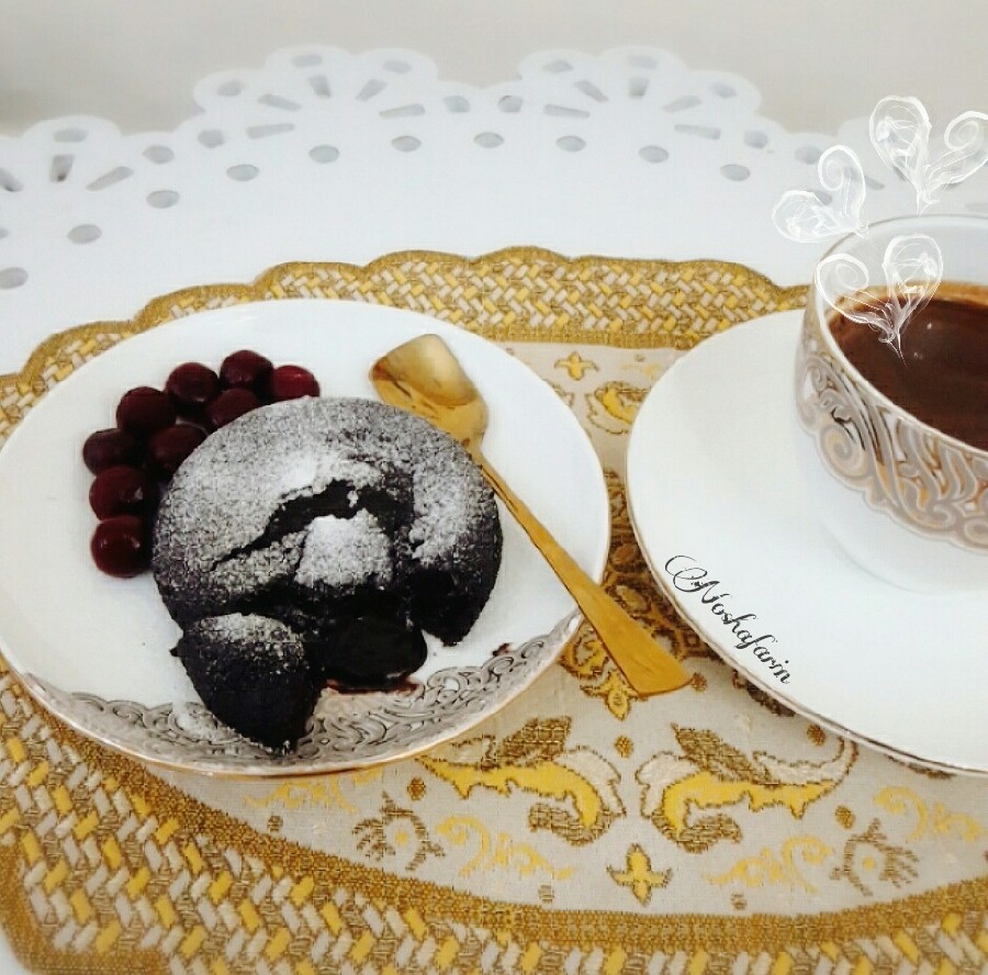 عکس لاوا کیک شکلاتی(chocolat lava cake)