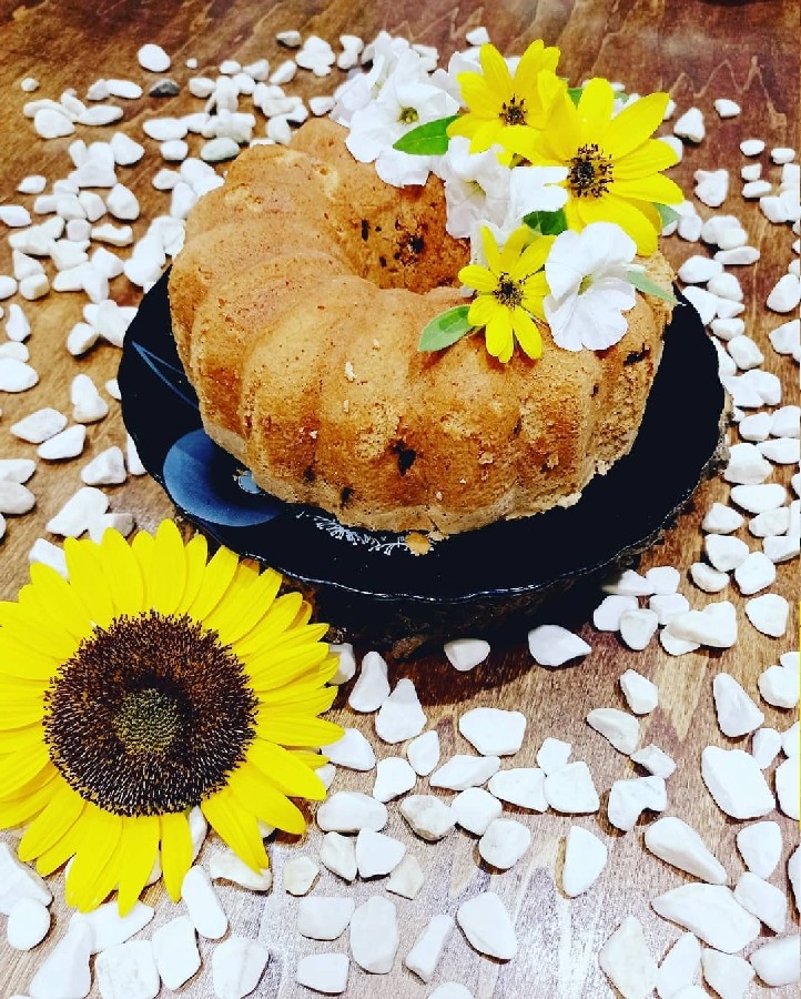 عکس کیک کشمش و گردو با آرد نانوایی
سکوت بانو