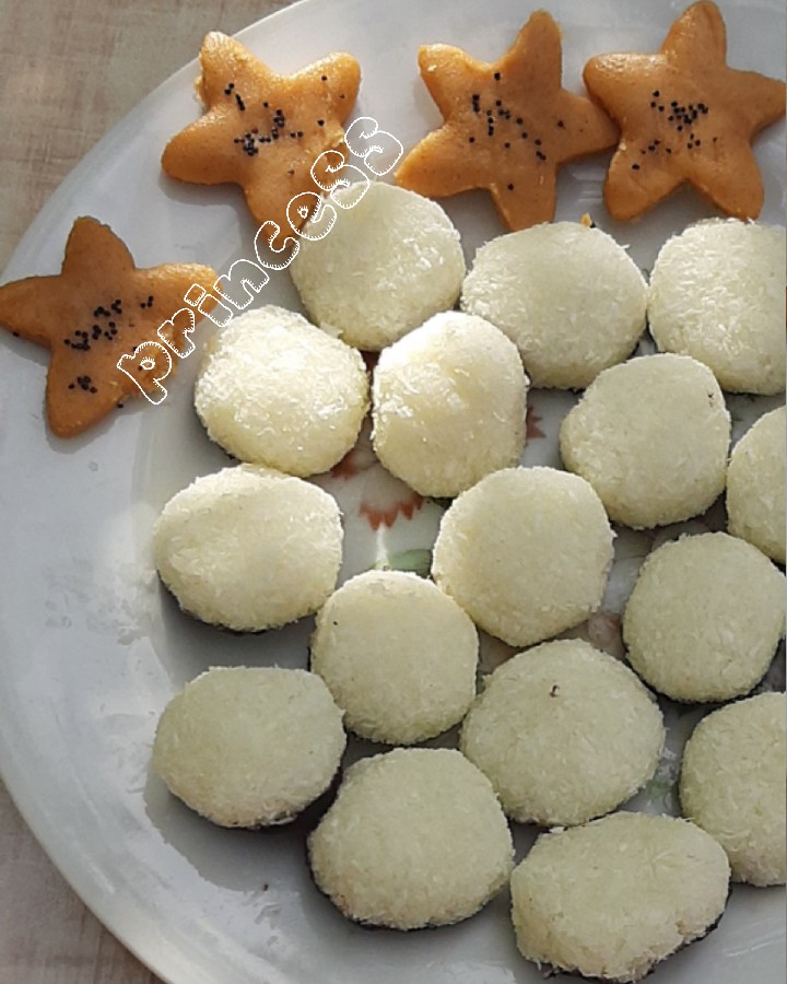 عکس کوکی نارگیلی و شیرینی نخودی