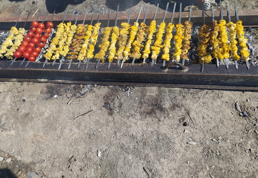 جوجه کباب با همراه جمعی از فامیل در طبیعت زیبای خراسان شمالی⁦...♡⁩