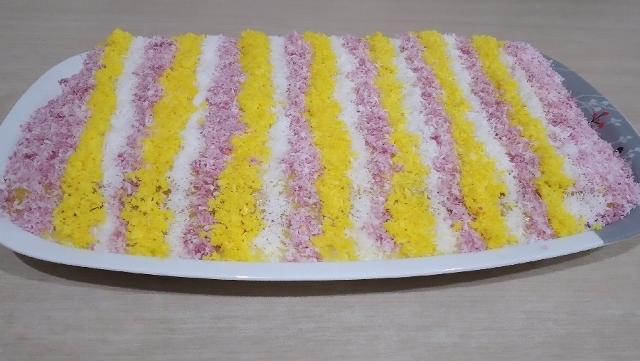 عکس کیک یخچالی زعفرانی