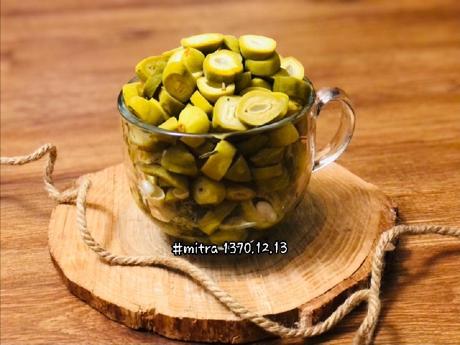 ترشی چغاله بادام