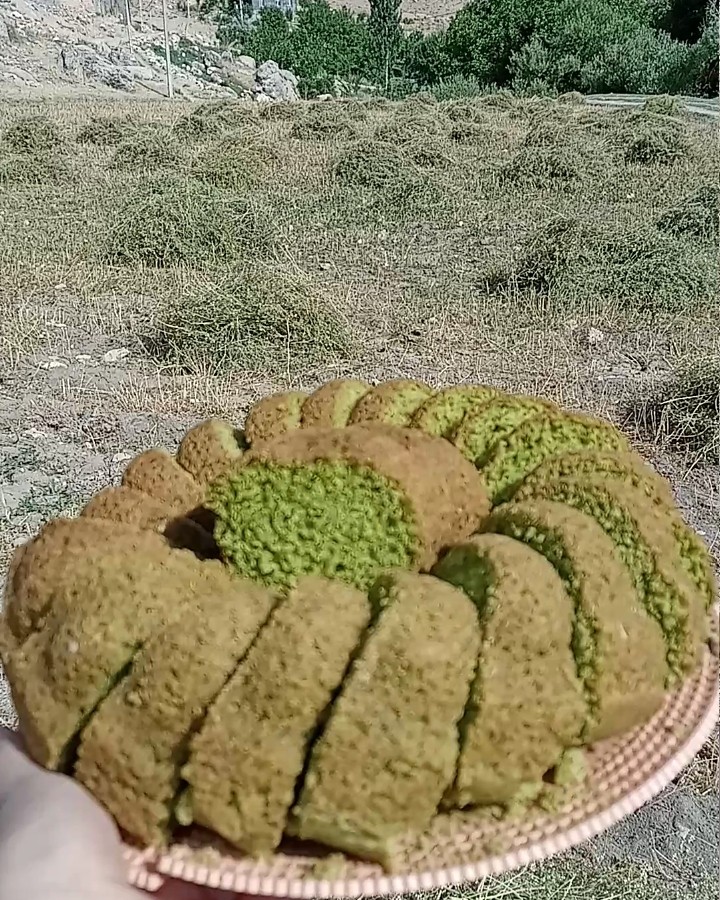 عکس کیک اسفناجی در مزرعه 