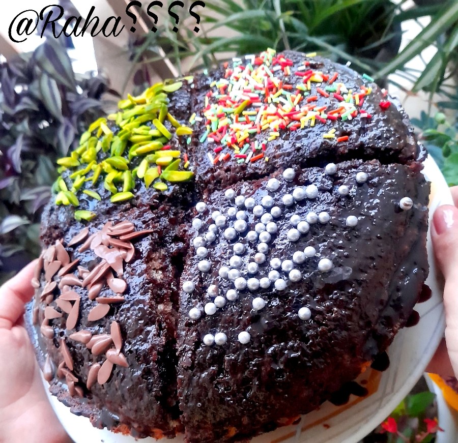 عکس کیک دورنک با روکش شکلات
