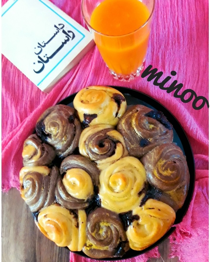 عکس نان گل رز با مغزی شکلاتی