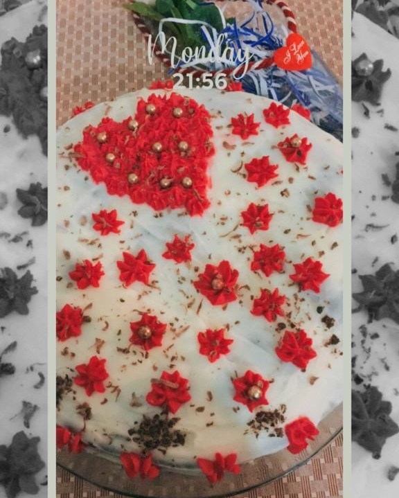 عکس کیک سادهٔ خامه ای برای آقایی (روز ازدواج)