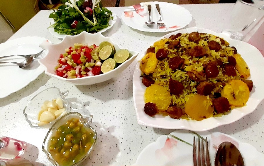کلم پلوی شیرازی و سالاد شیرازی
با دستور پخت پاپیون عزیز