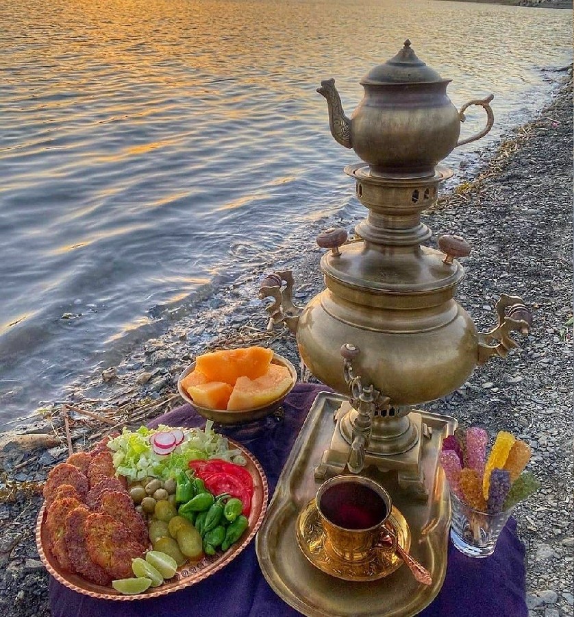 ناهار دلنشین کنار دریا 