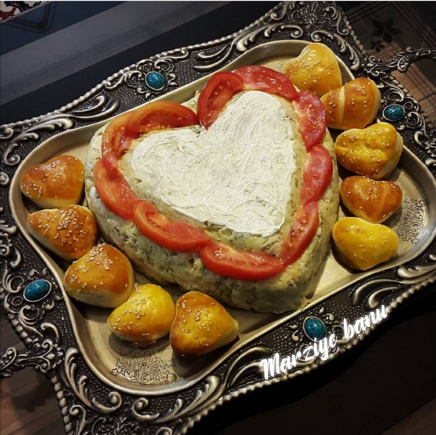 عکس سالادالویه با نان لقمه ای قلبی