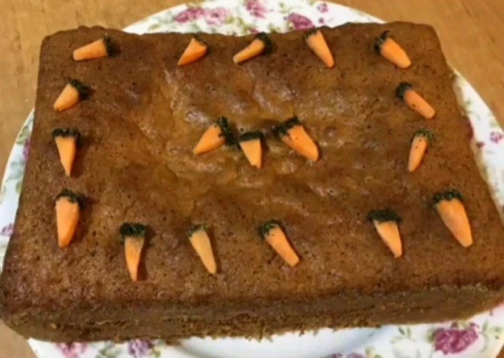 تزیین کیک هویج 