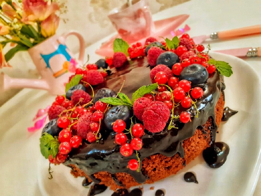 عکس کیک شکلاتی.وررق بزنید
