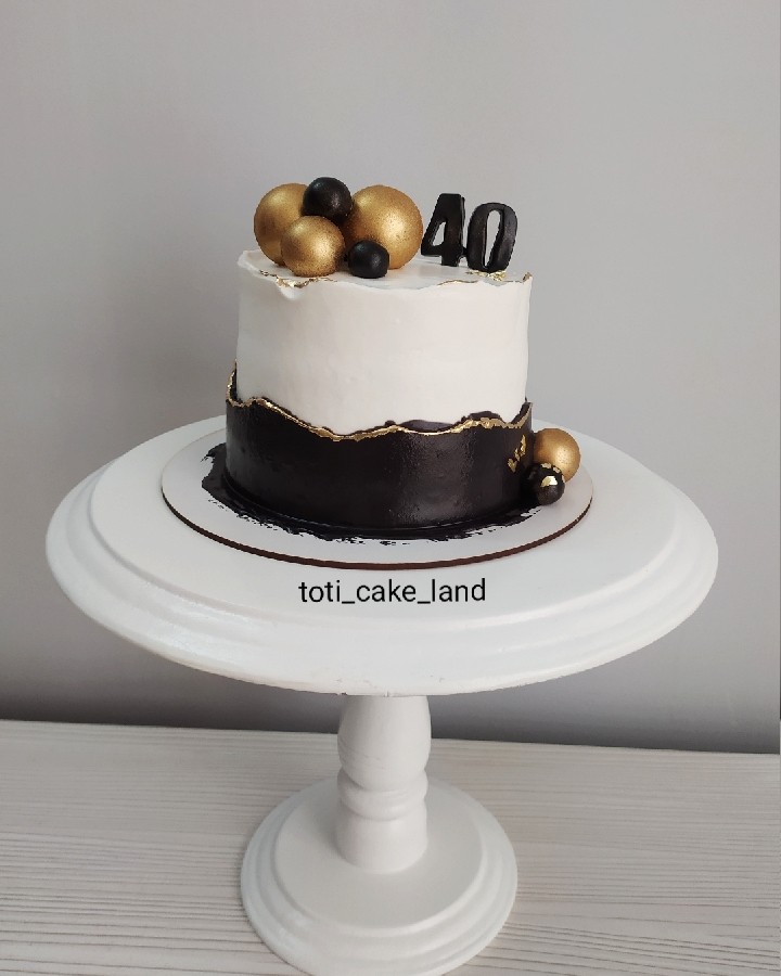 #کیک سفید مشکی#کیک_مشکی#مشکی_طلایی#کیک ۴۰ سالگی#مینی_کیک#چهل_سالگی#
