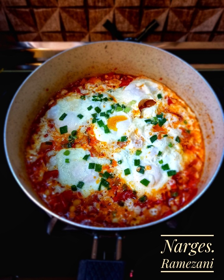 عکس املت گوجه وپنیری با پیازچه