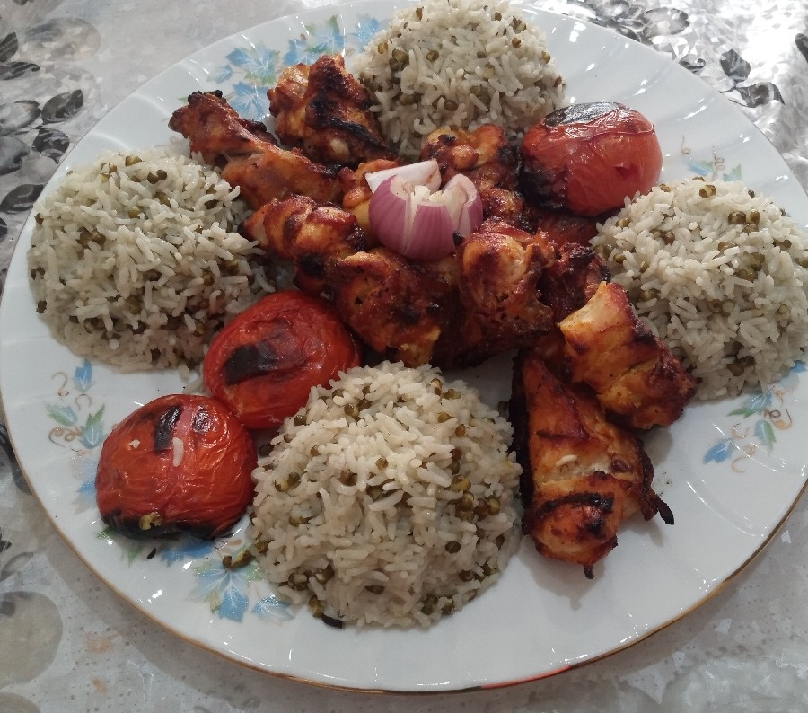 عکس ناهارخوشمزه کباب زعفرانی با برنج ماش  