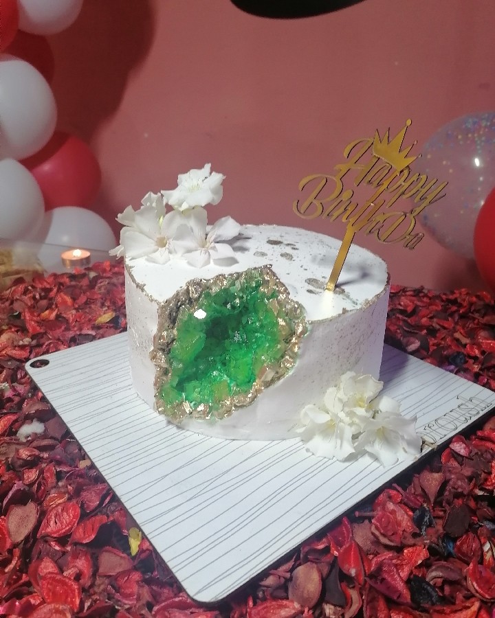 کیک تولد همسر جان با تکنیک سنگ ژئود