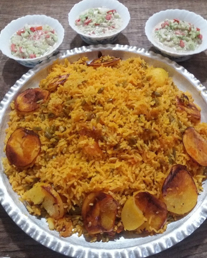 عکس لوبیا پلو . با سالاد شیرازی