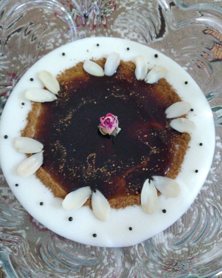 عکس فرنی با شیره خرما