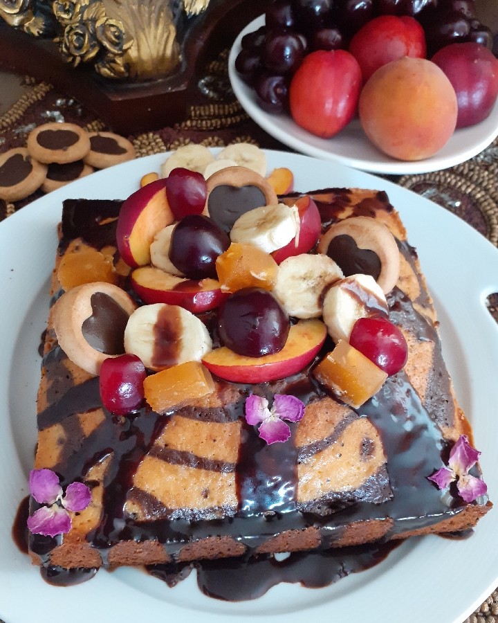 عکس کیک زبرا با سس شکلات