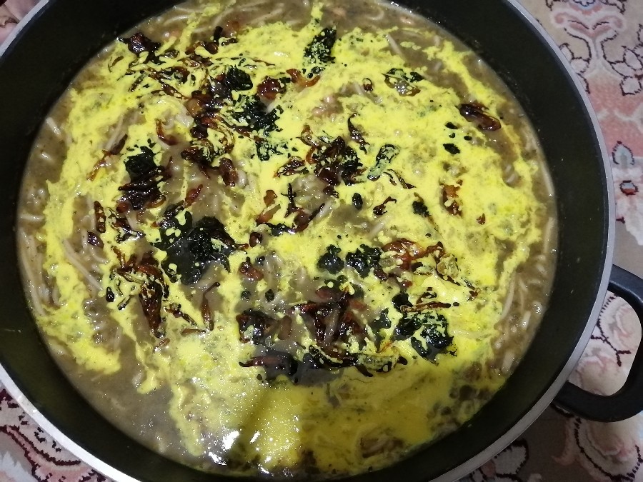 عکس آش رشته نذری شب هفتم محرم1400
