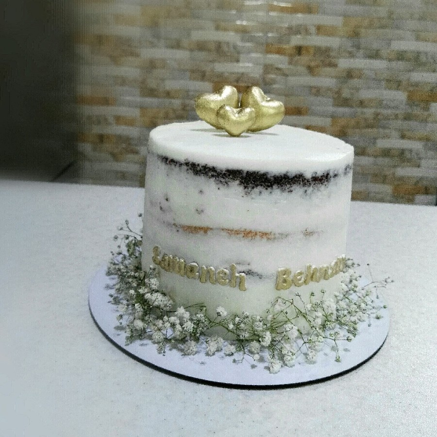 کیک عریان با تزئین گل طبیعی