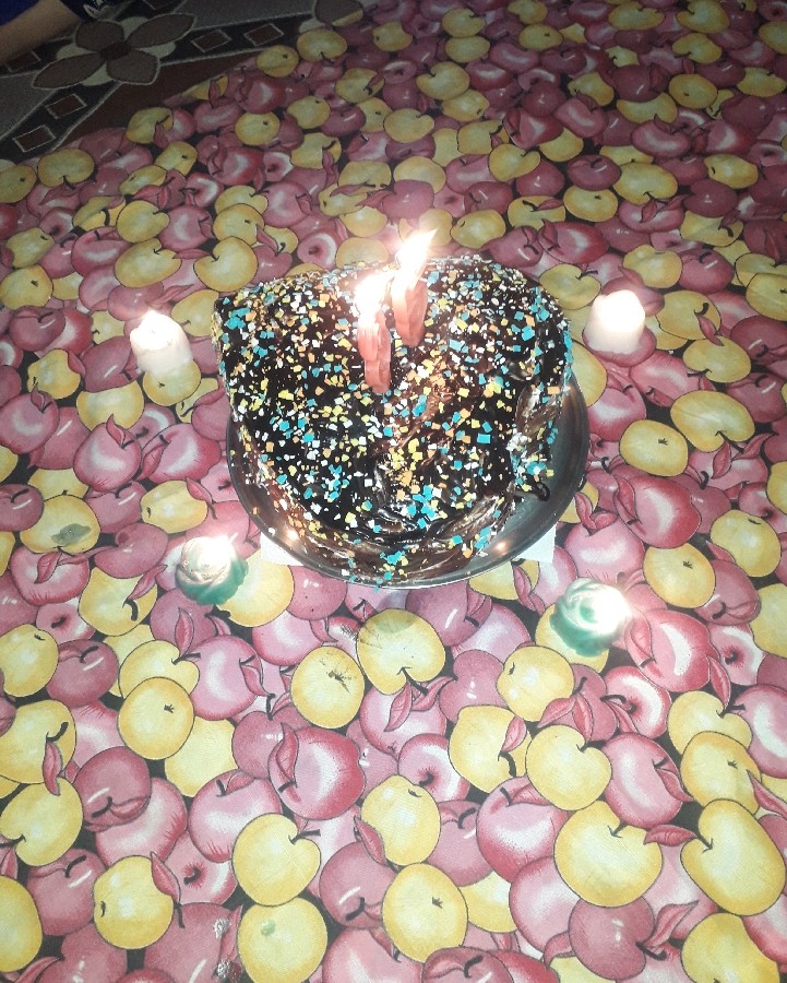تولد خواهر بزرگم مبارک باشه.کیک باطعم توت فرنگی