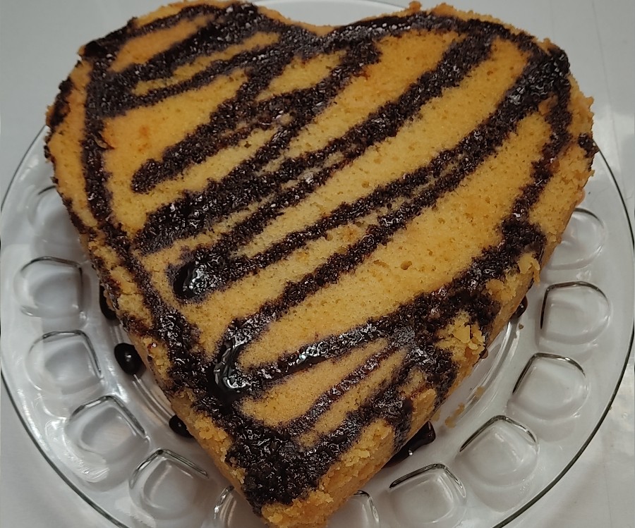 عکس کیک شکلاتی با طعم آناناس