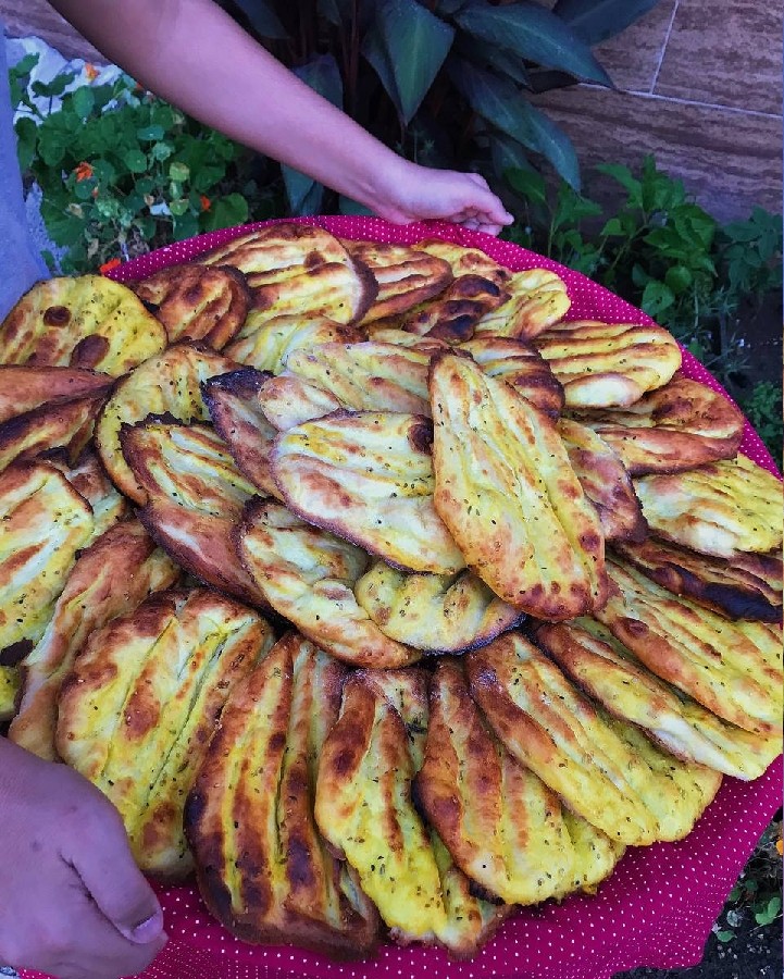 عکس نان تنوری شمالی مامان جونم
