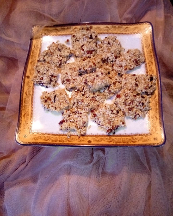 عکس سوهان کنجد و گردو?