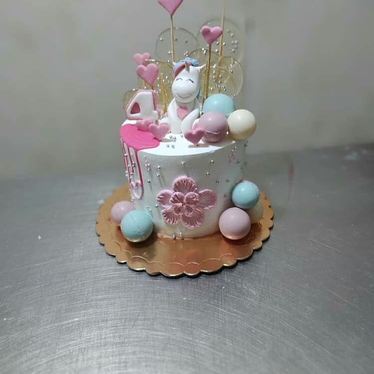 کیک عروسکی 