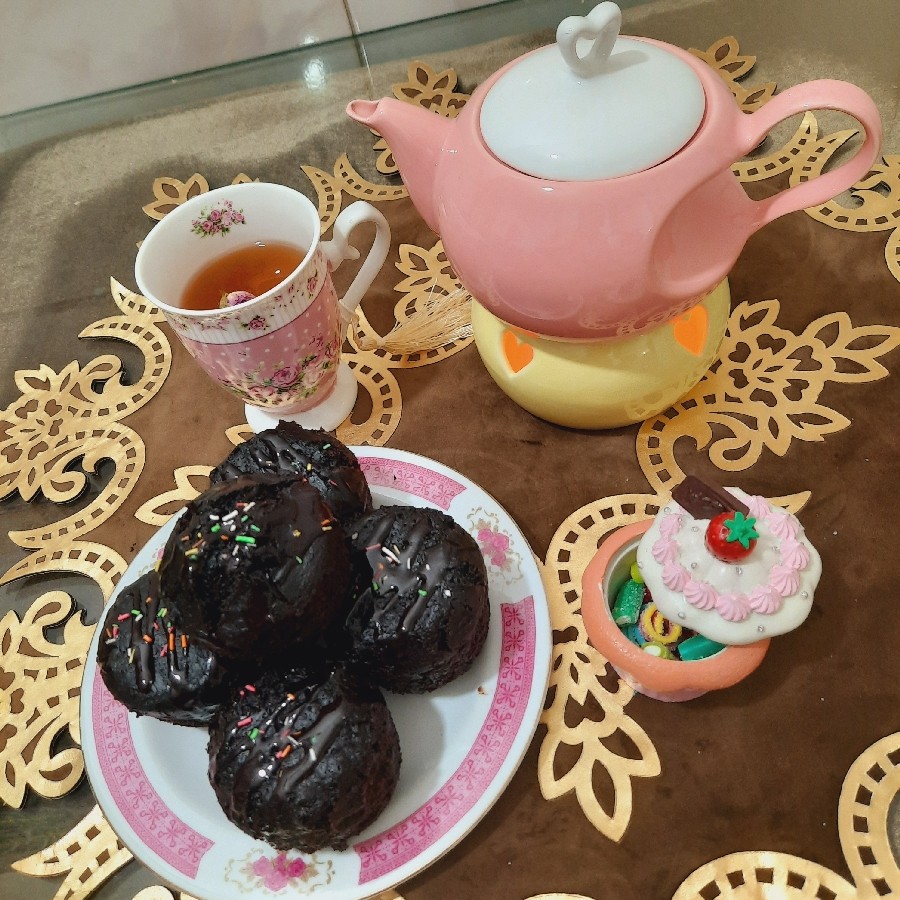 عکس کیک فنجونی با سس شکلات