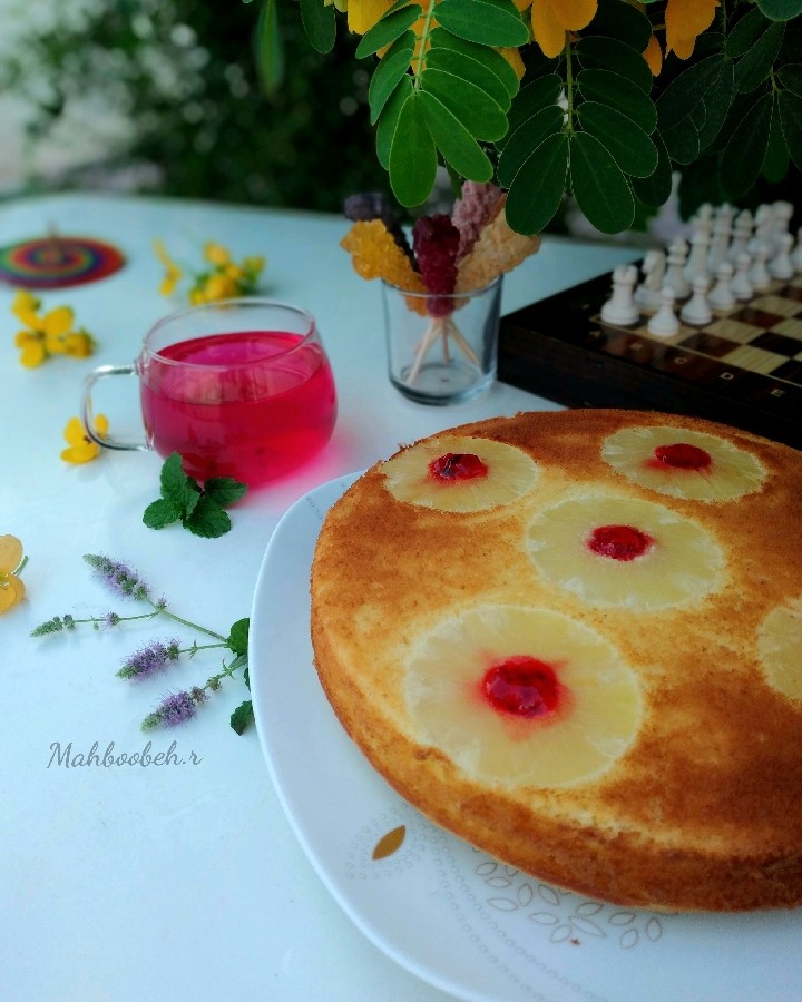عکس کیک آناناس و دمنوش میوه کاکتوس