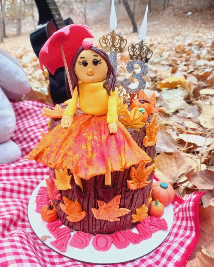 عکس کیک پاییزی دخترانه 