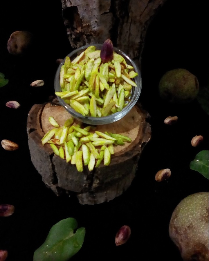 خلال پسته خانگی